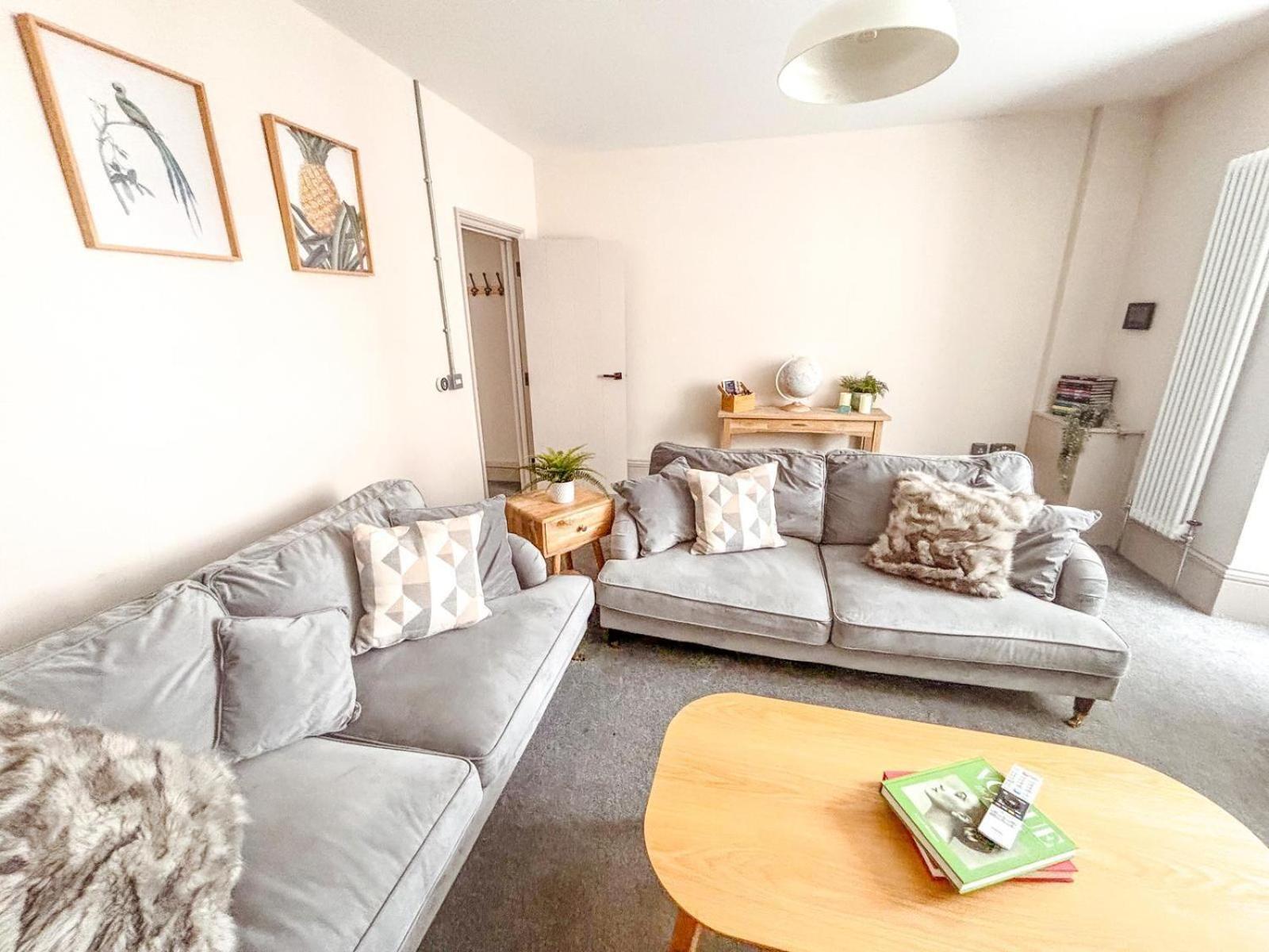 Oxford Street Grand Apartment- Free Evening Parking 南安普敦 外观 照片